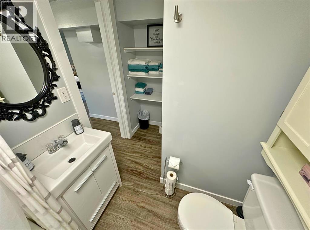 Listing photo – 5548 44 Avenue, Red Deer