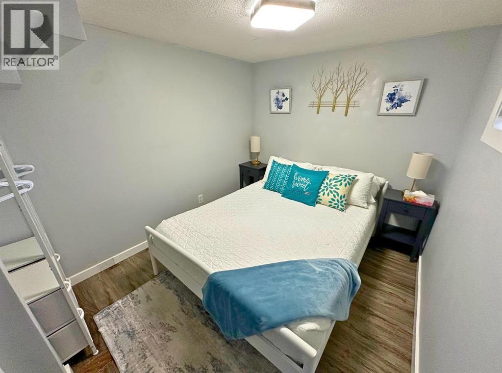 Listing photo – 5548 44 Avenue, Red Deer