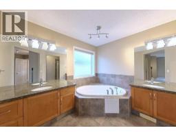 149 Rockborough Green Nw, Calgary, AB T3G5S8 Photo 38