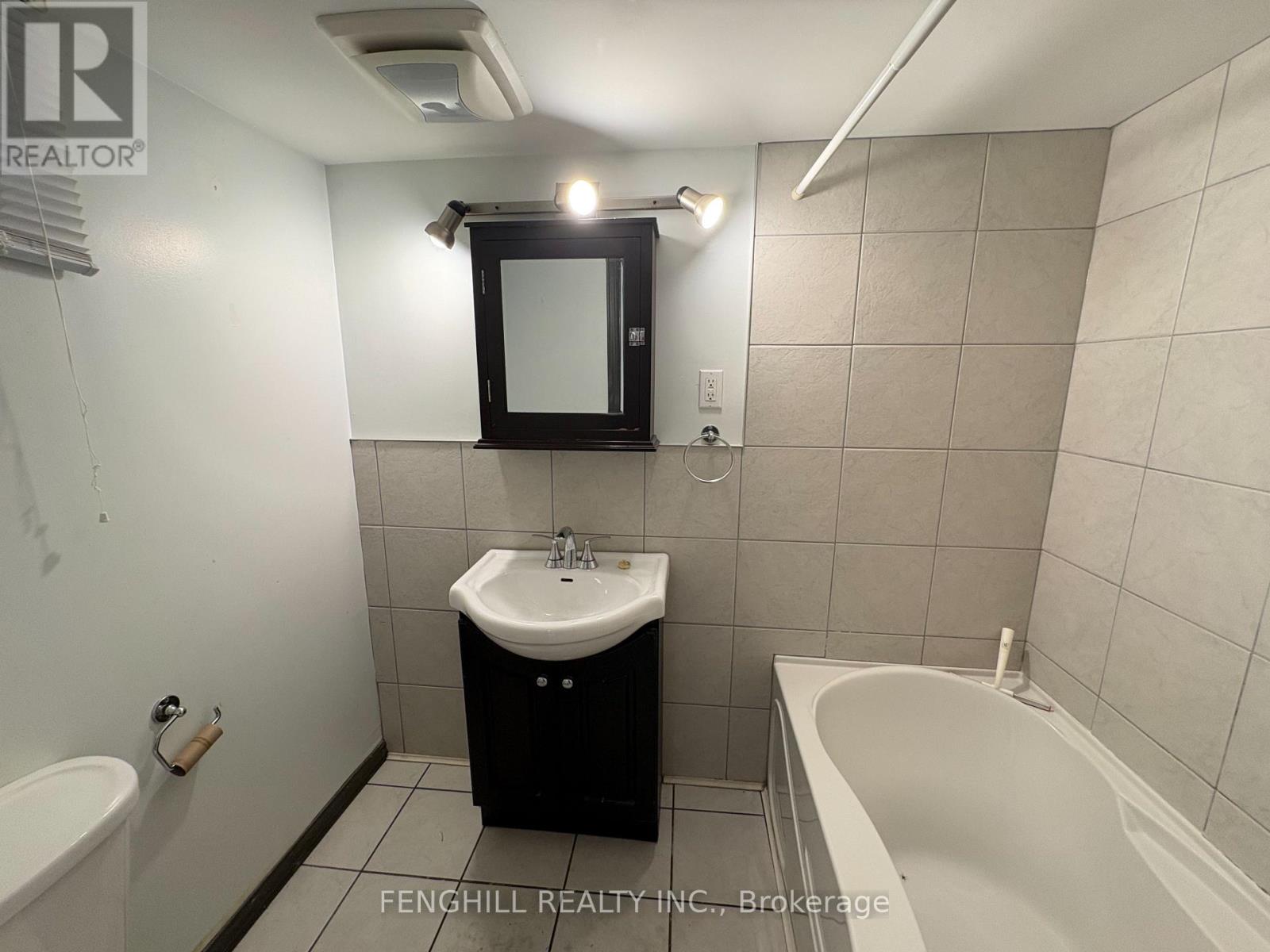 270 CLINTON (BSMT) STREET, Toronto (Palmerston-Little Italy) — photo 5