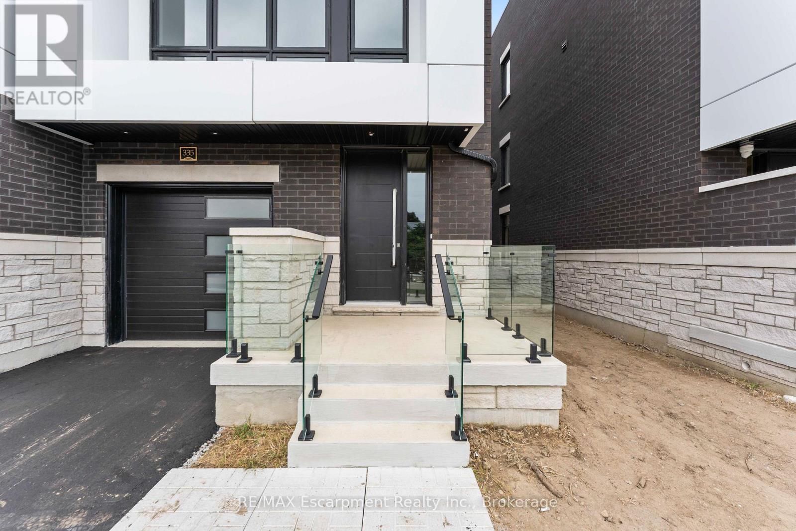 335 HELEN LAWSON LANE, Oakville (OO Old Oakville) — photo 3