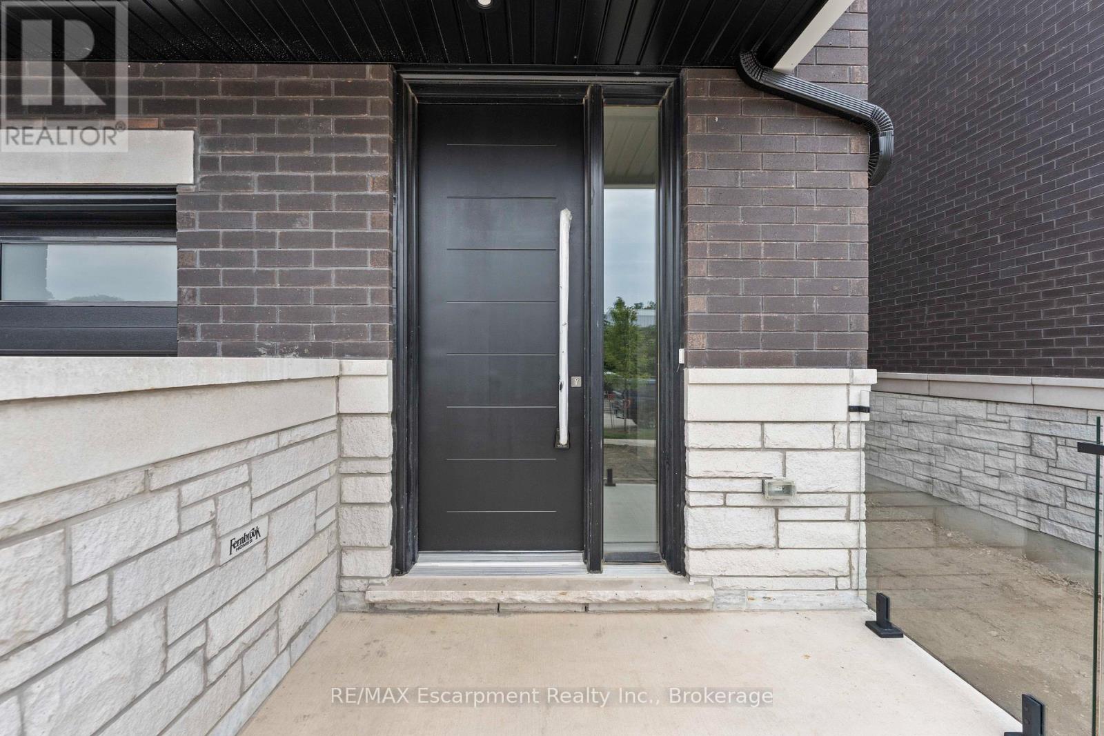 335 HELEN LAWSON LANE, Oakville (OO Old Oakville) — photo 4