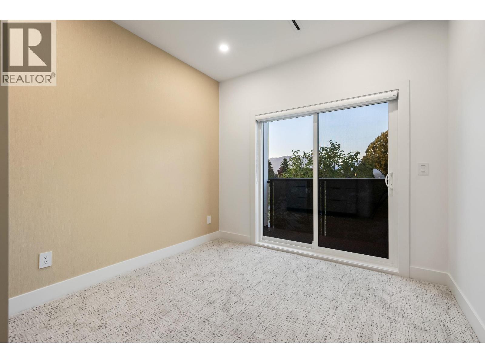 1 3940 ETON STREET, Burnaby