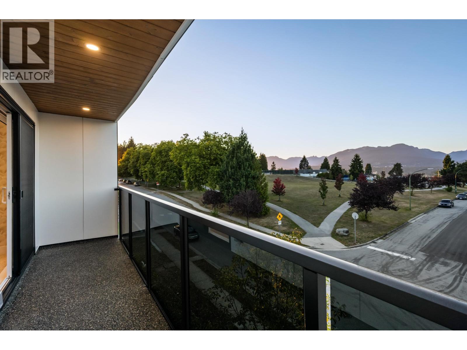 1 3940 ETON STREET, Burnaby