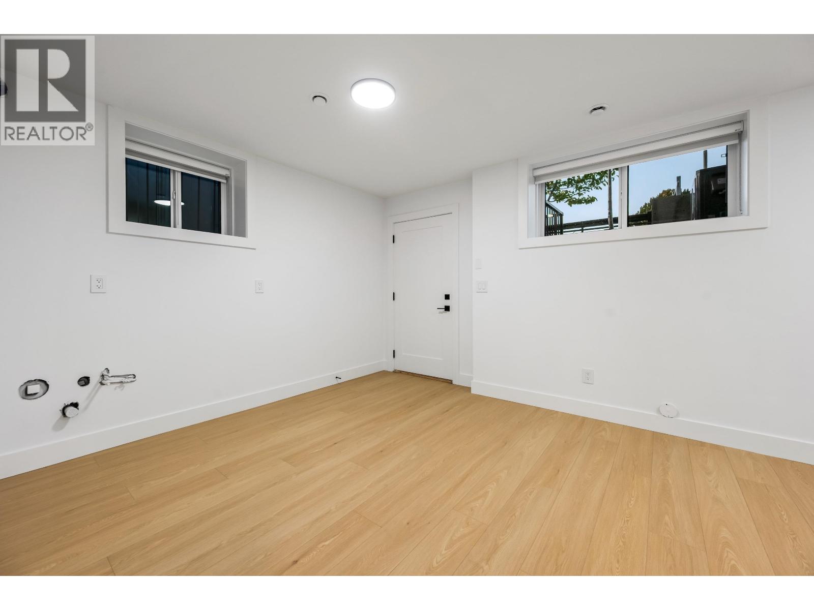 1 3940 ETON STREET, Burnaby