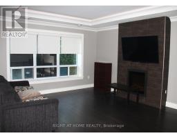 202 - 340 Sugarcreek Trail, London North, ON N6H0G4 Photo 11