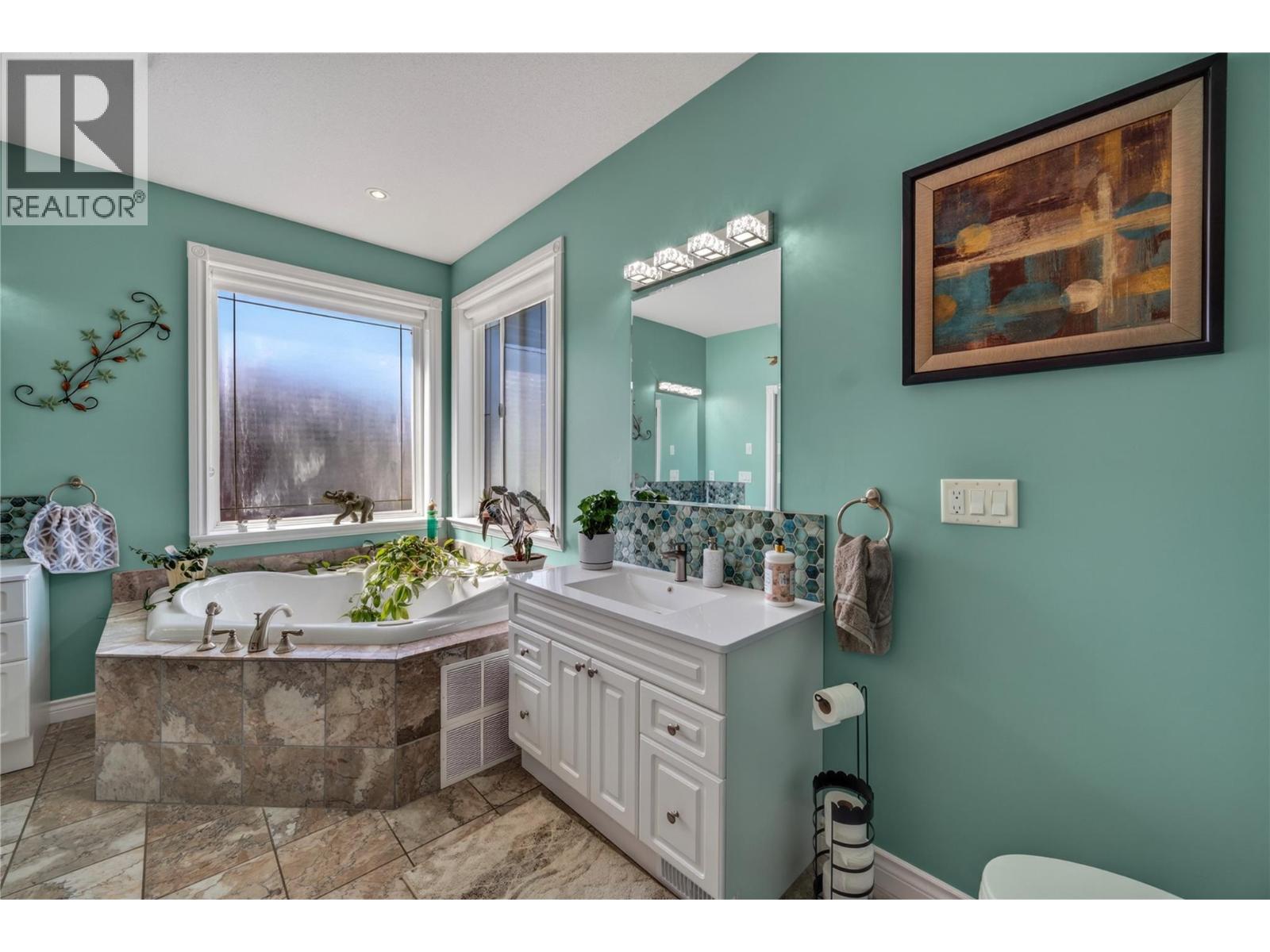 6812 Cabernet Place, Oliver