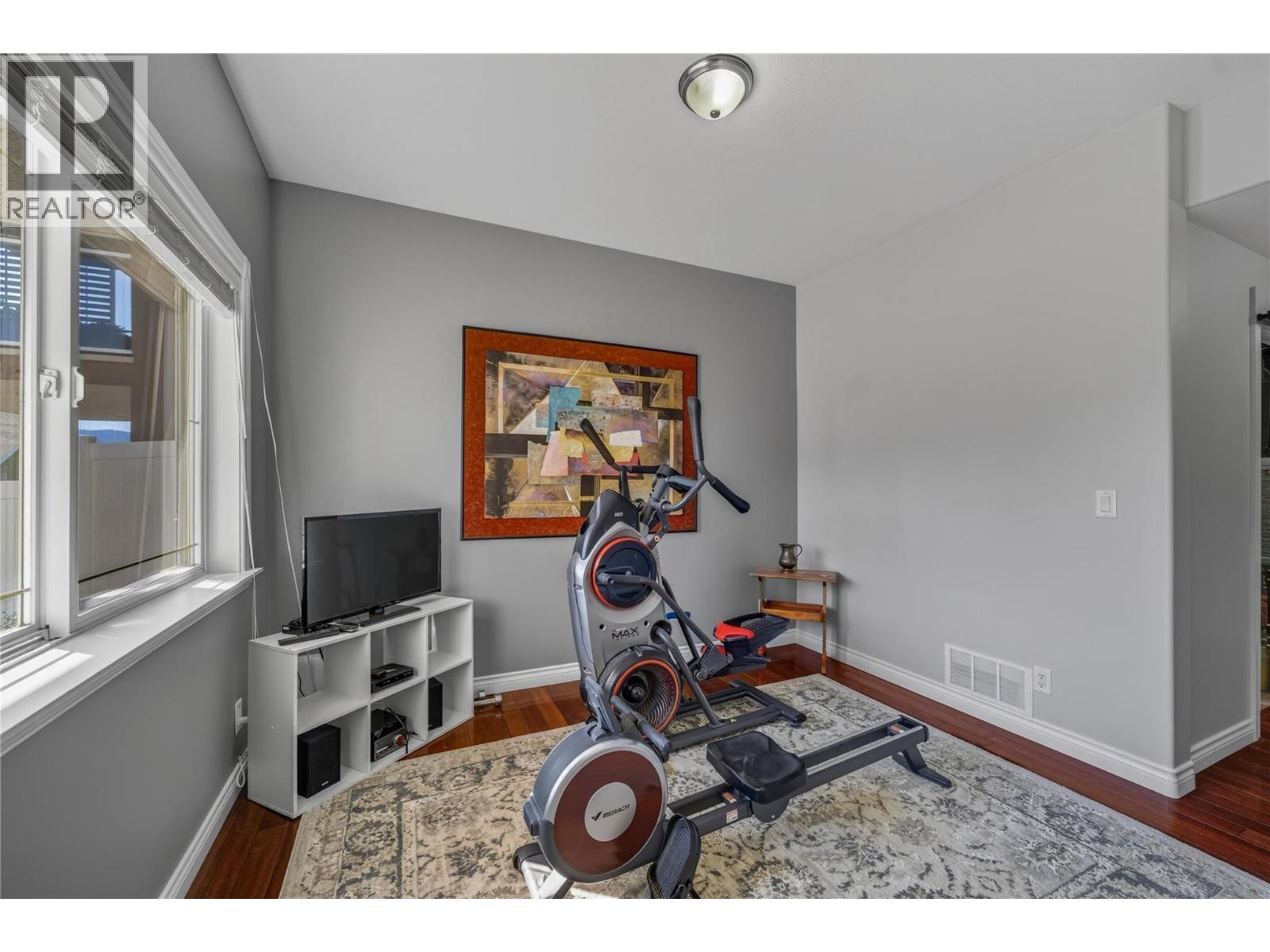 6812 Cabernet Place, Oliver
