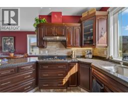Kitchen - 6812 Cabernet Place, Oliver, BC V0H1T4 Photo 14