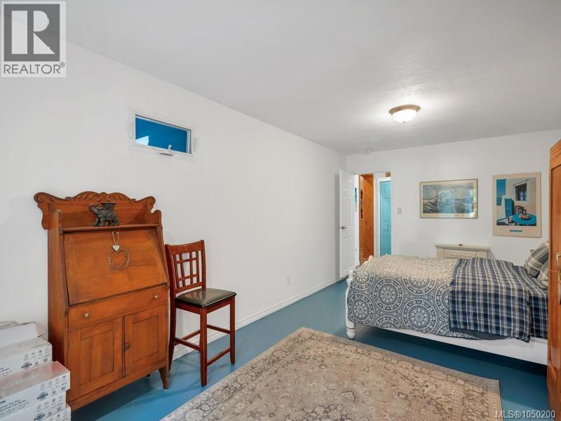 1371 Hooley Rd - Image 32