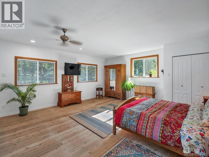 1371 Hooley Rd - Image 34