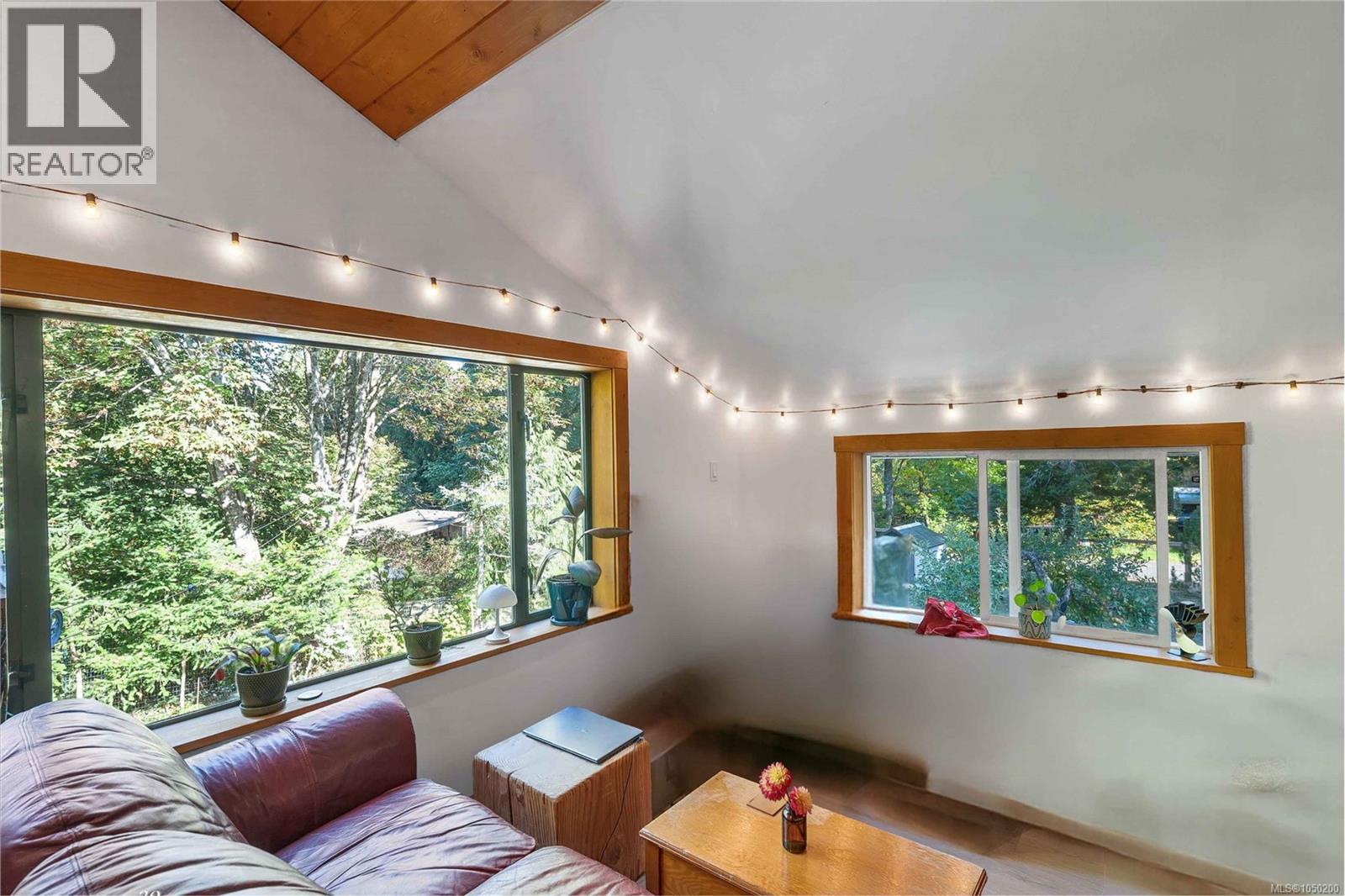 1371 Hooley Rd - Image 47