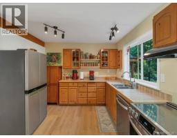 Primary Bedroom - 1371 Hooley Rd, Quadra Island, BC V0P1H0 Photo 6