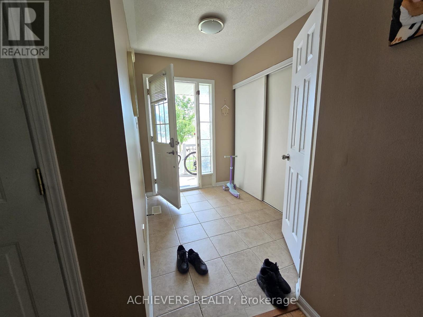 240 SCOTTSDALE DRIVE, Clarington (Bowmanville) — photo 6