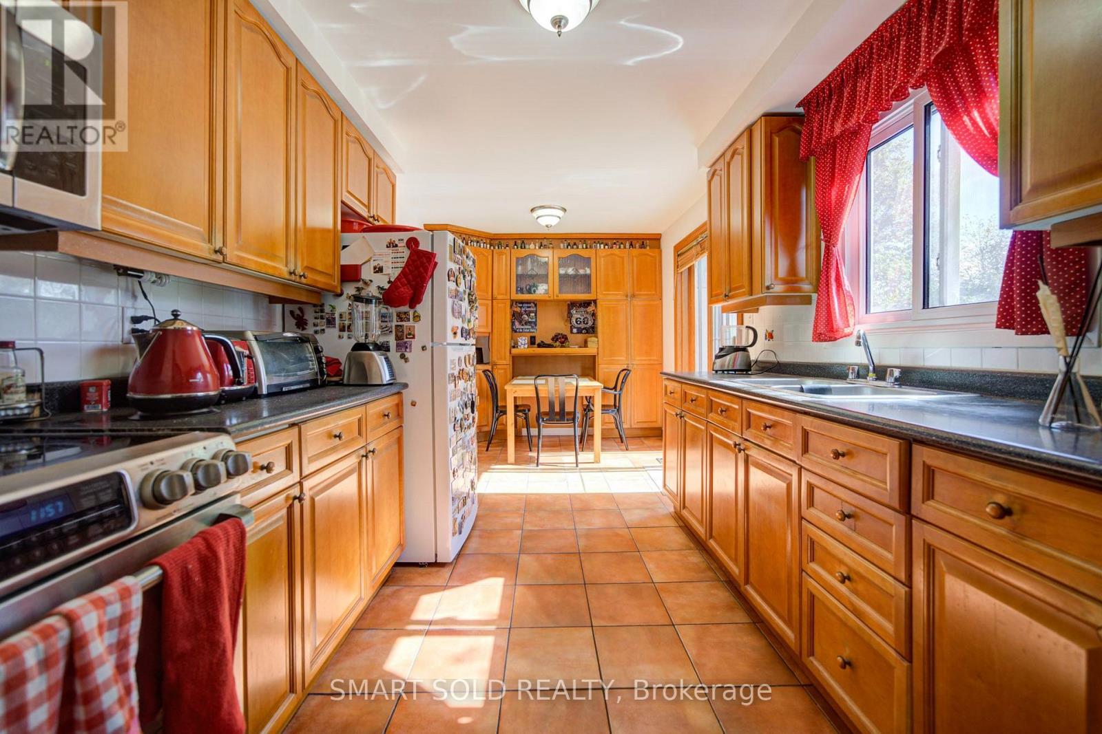 2 CROACH CRESCENT - 12