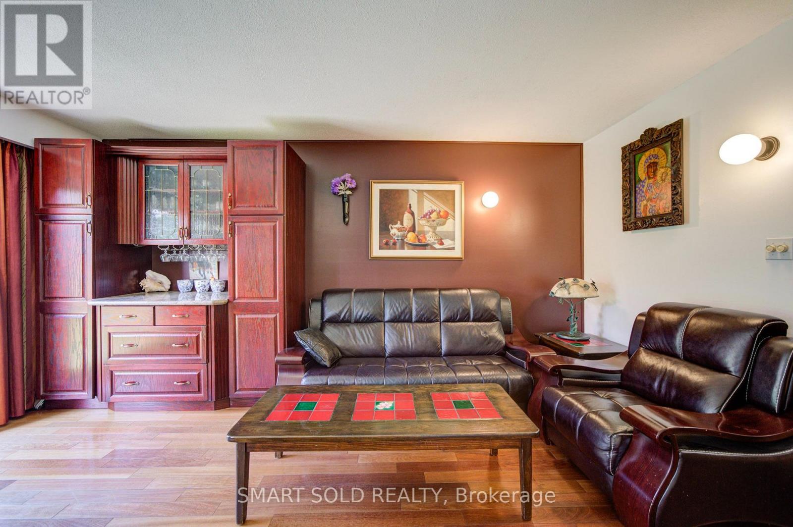 2 CROACH CRESCENT - 16