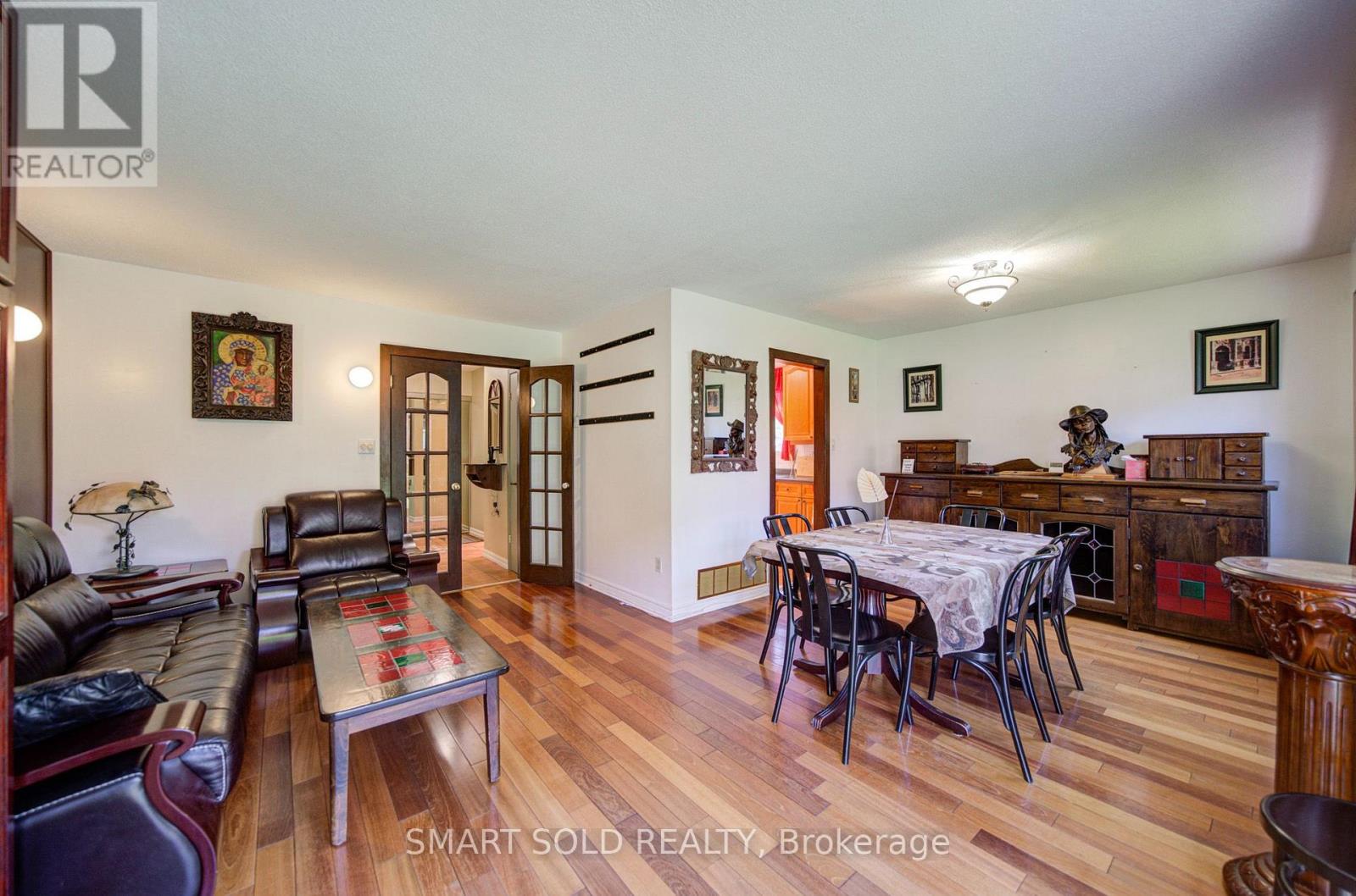 2 CROACH CRESCENT - 20