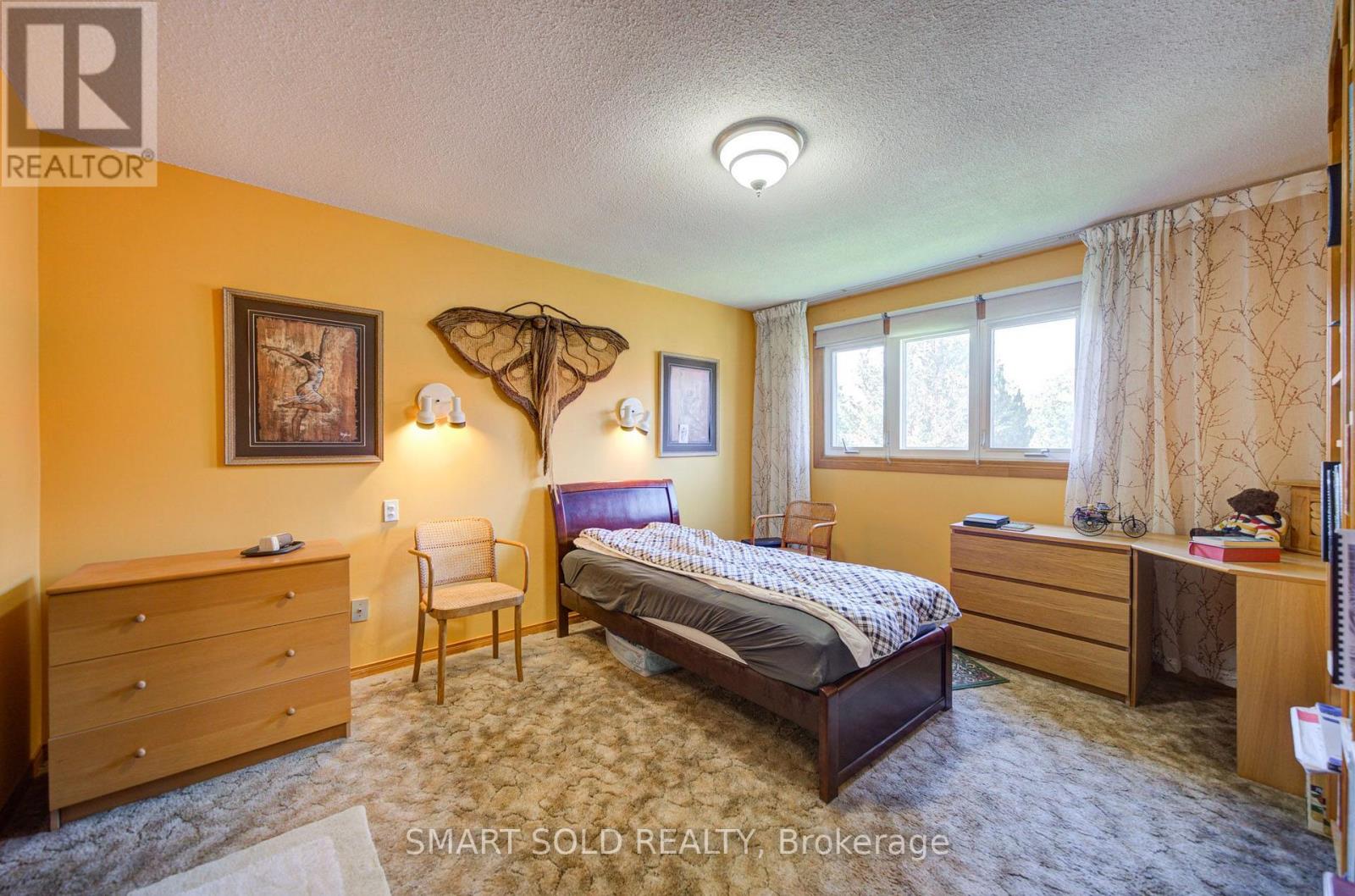 2 CROACH CRESCENT - 26
