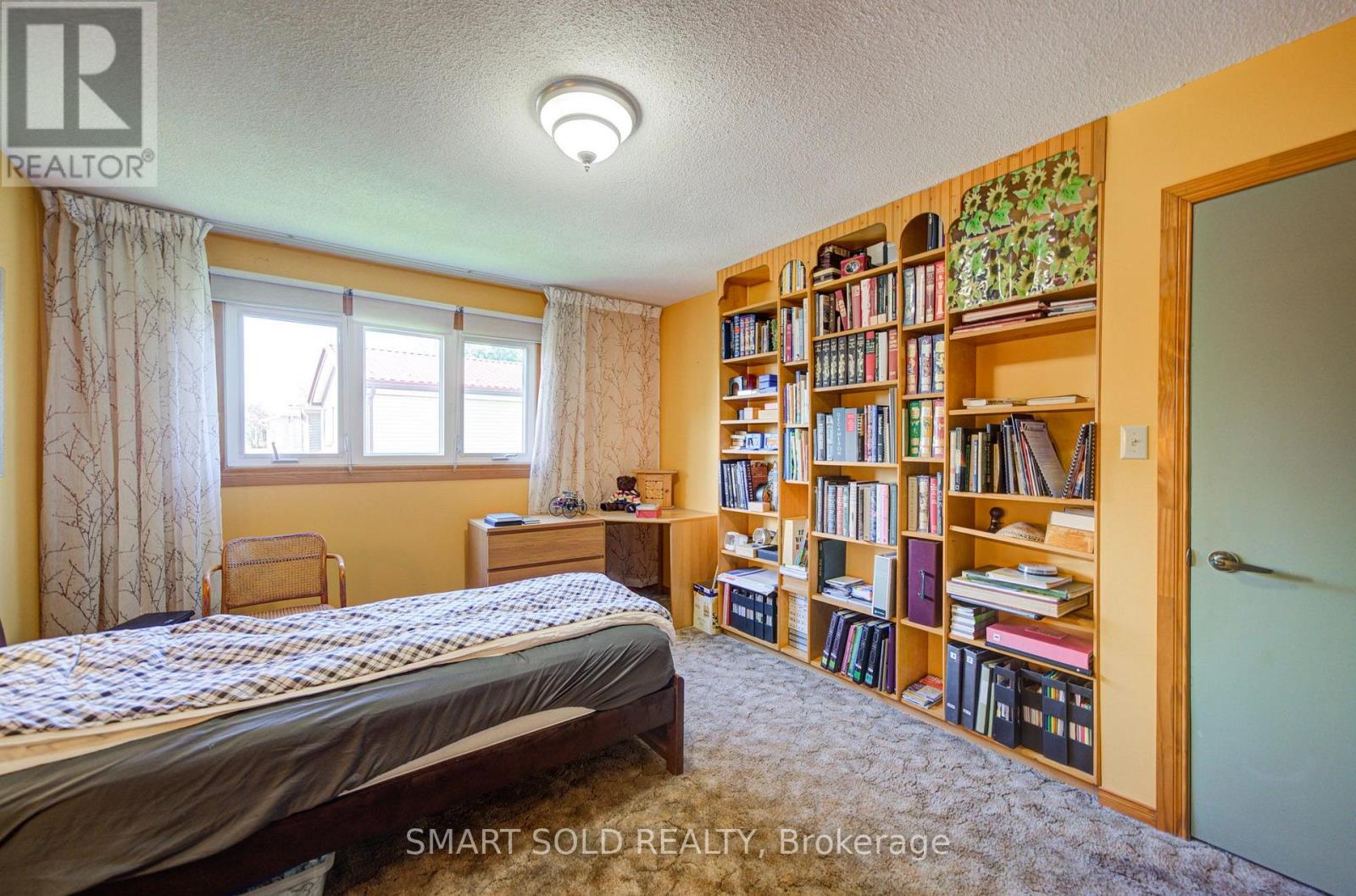 2 CROACH CRESCENT - 28