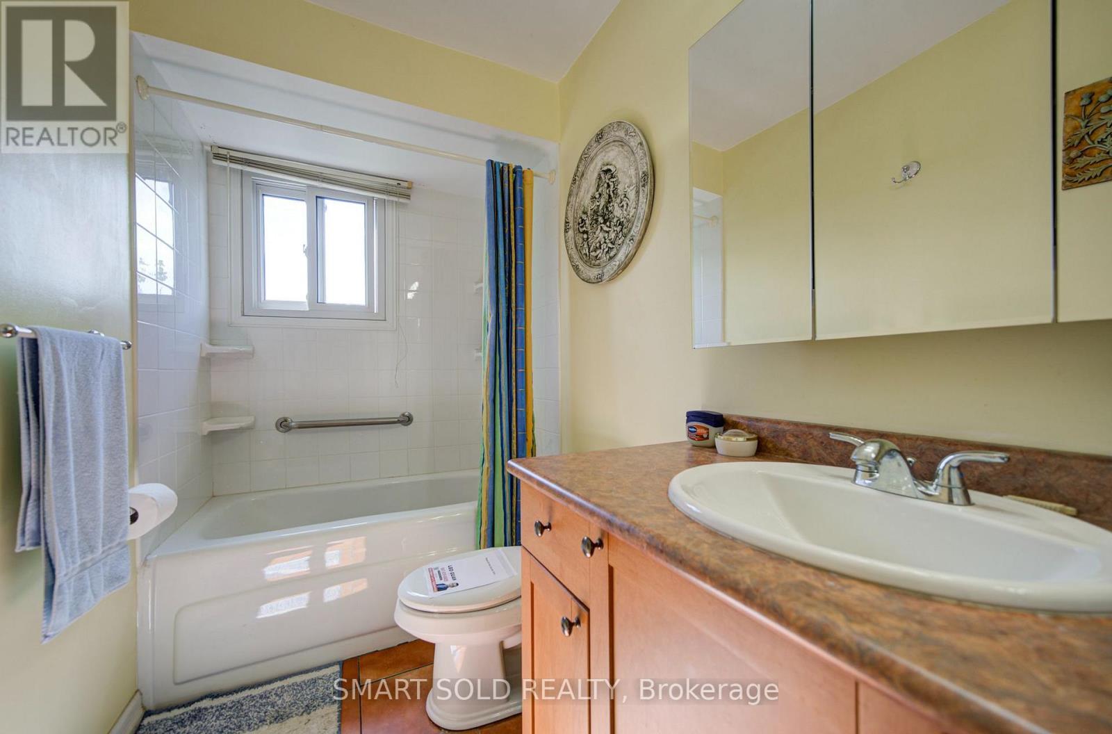 2 CROACH CRESCENT - 30