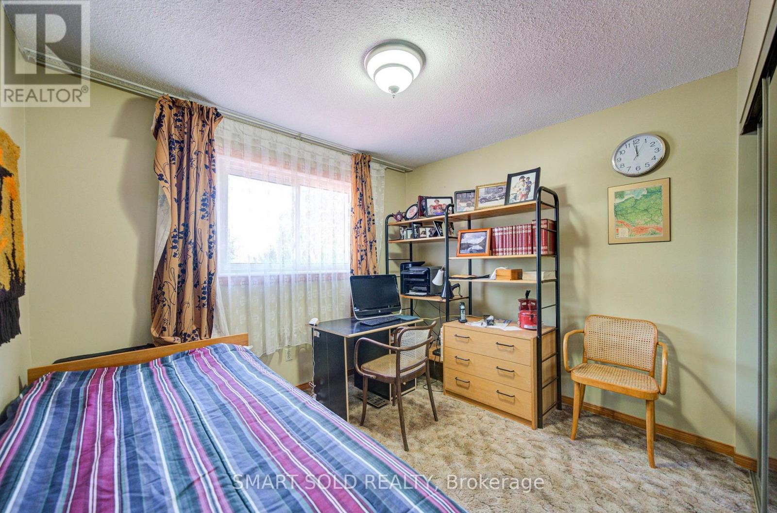2 CROACH CRESCENT - 32