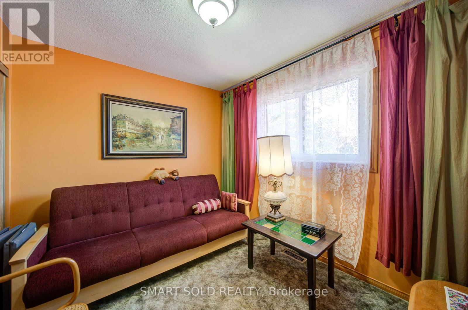2 CROACH CRESCENT - 34