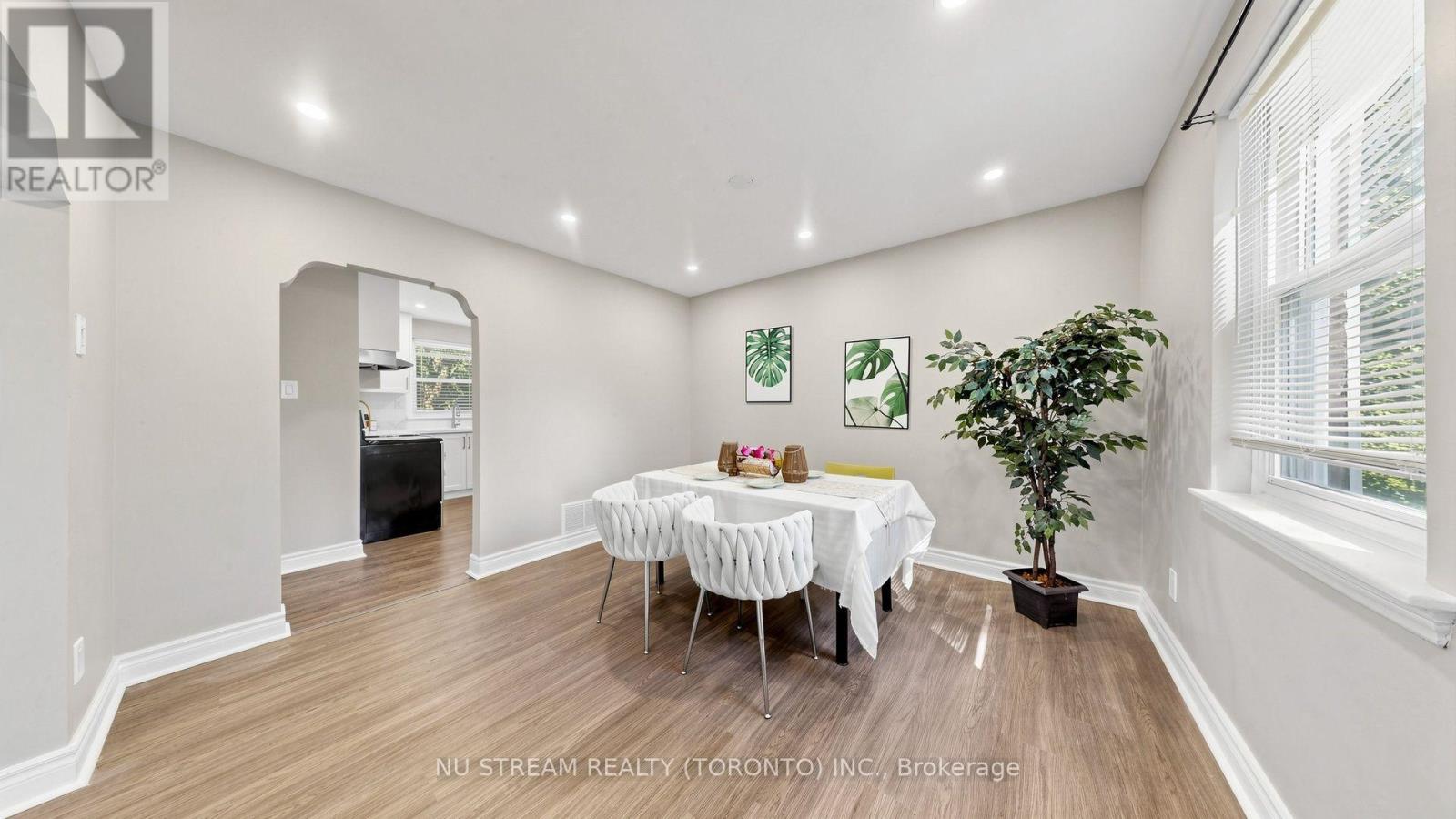 226 OAKRIDGE DRIVE - 11