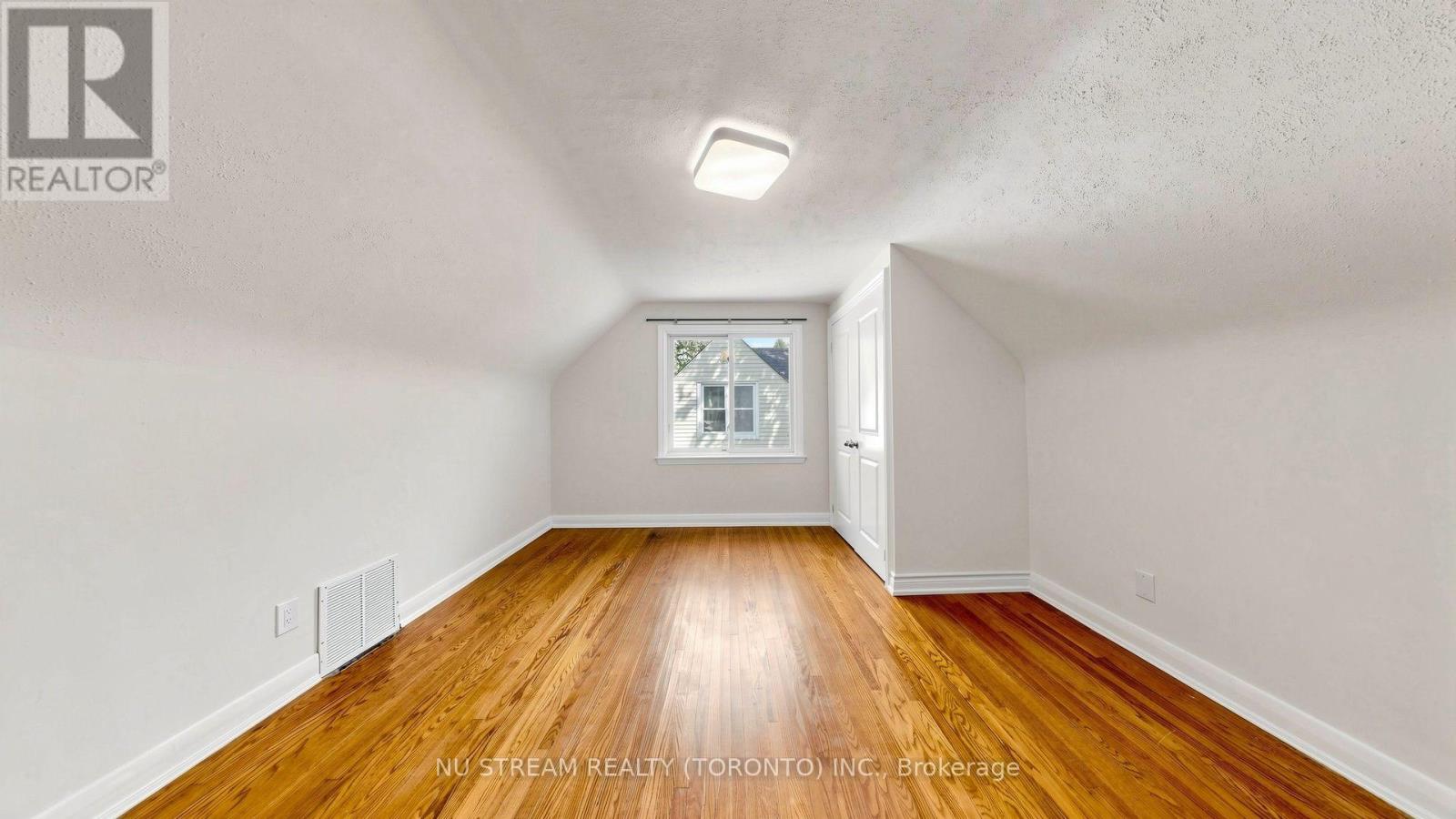 226 OAKRIDGE DRIVE - 14