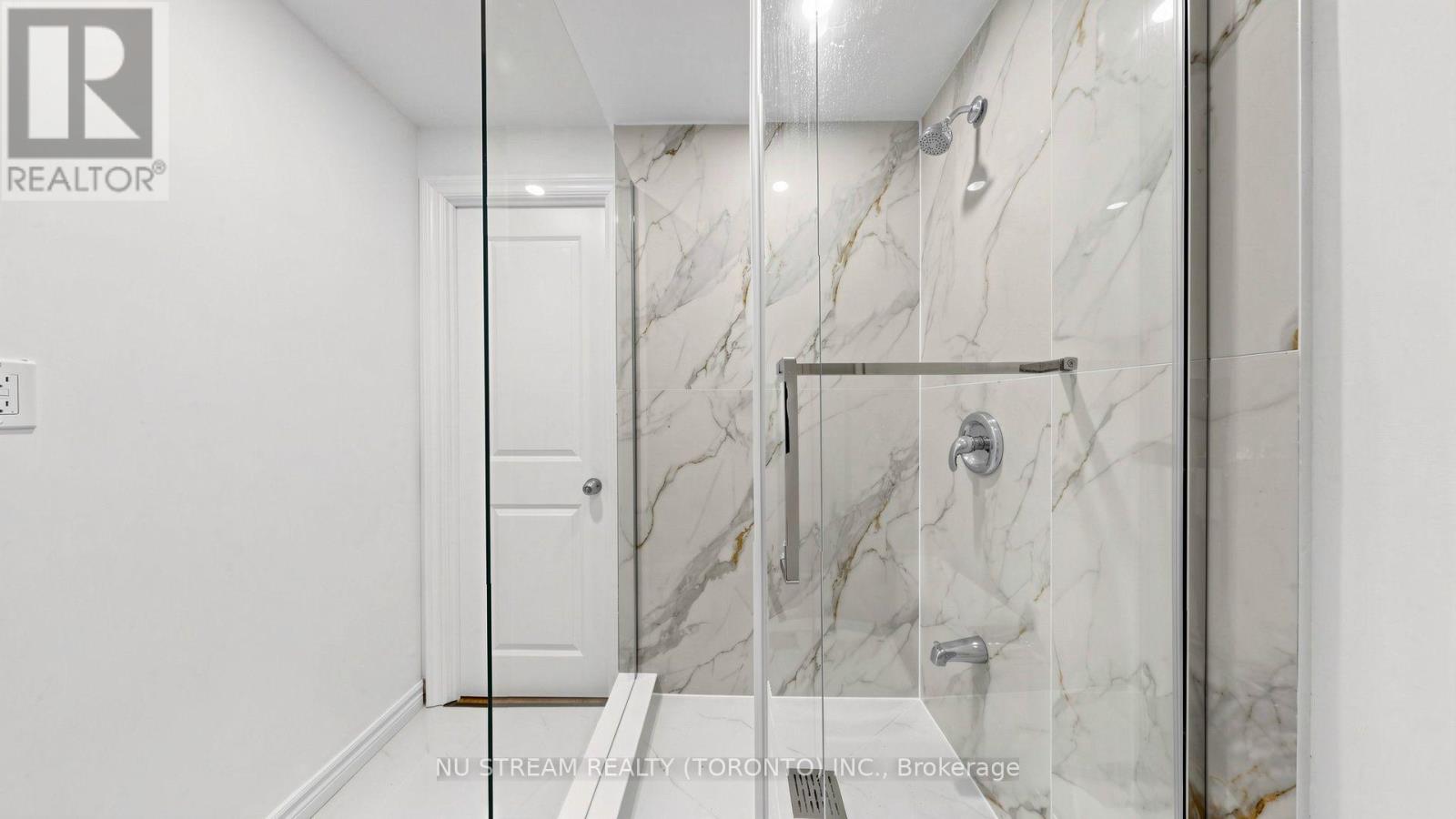 226 OAKRIDGE DRIVE - 16