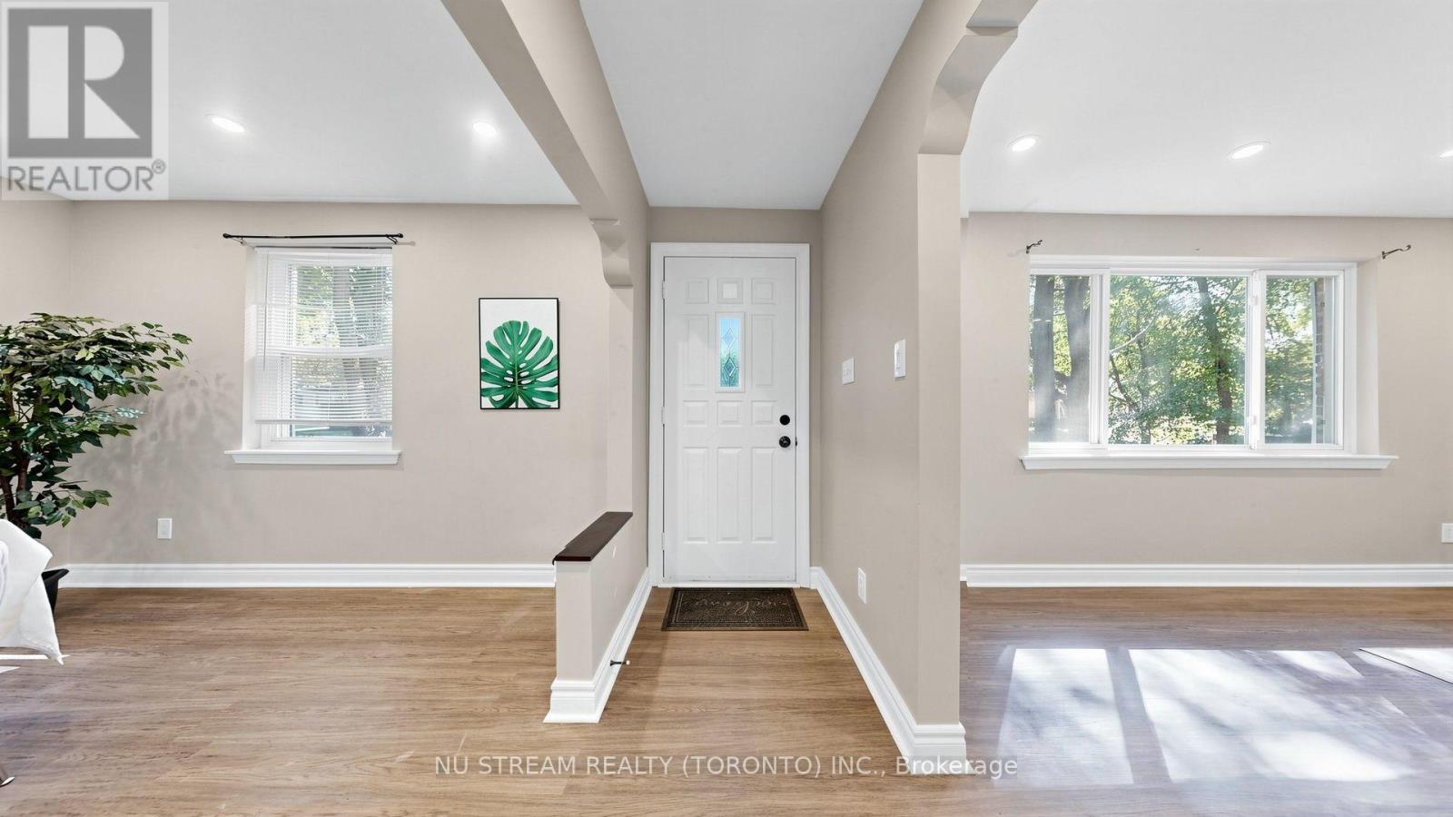 226 OAKRIDGE DRIVE, Toronto (Cliffcrest) — photo 2