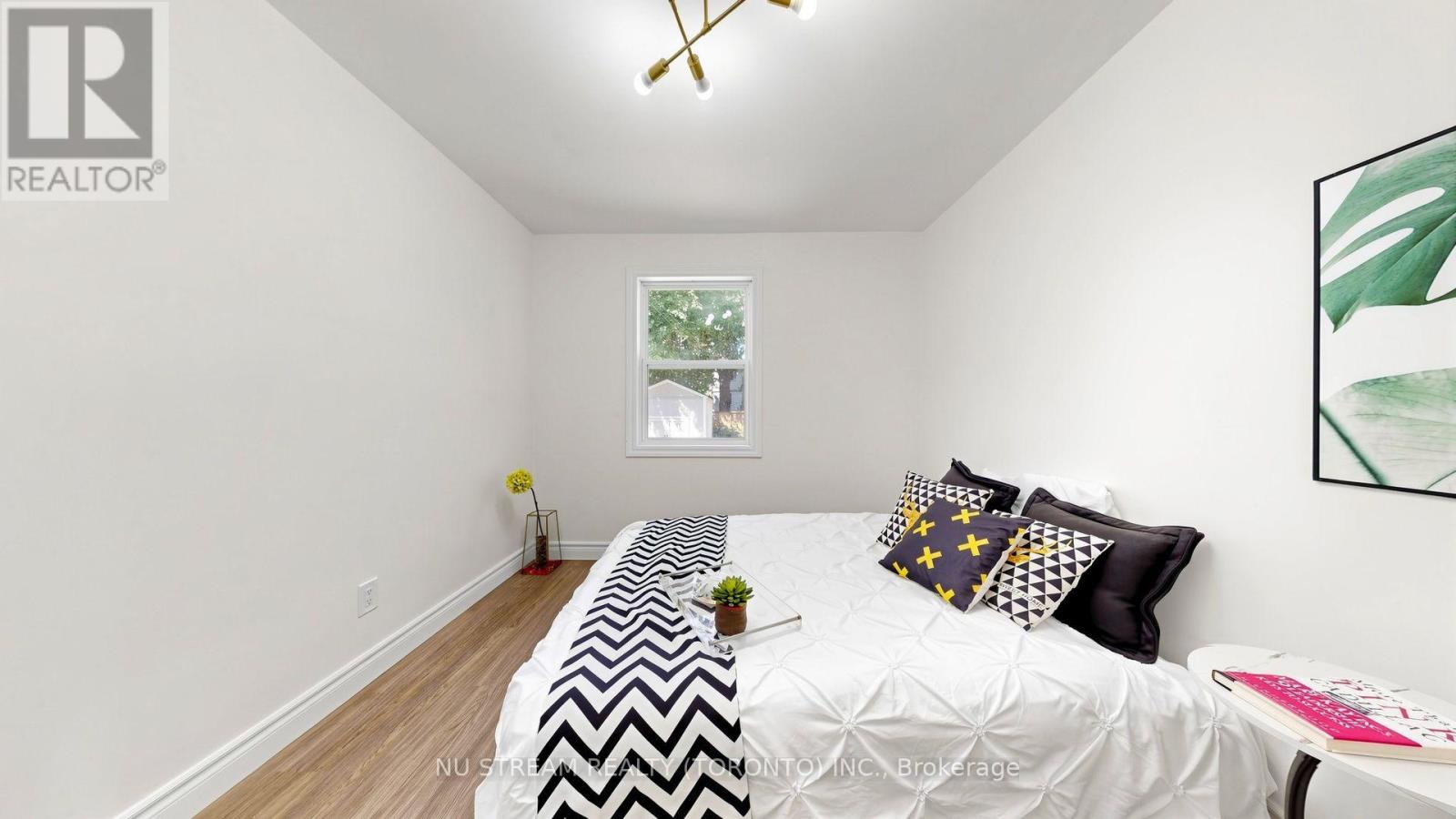 226 OAKRIDGE DRIVE - 22