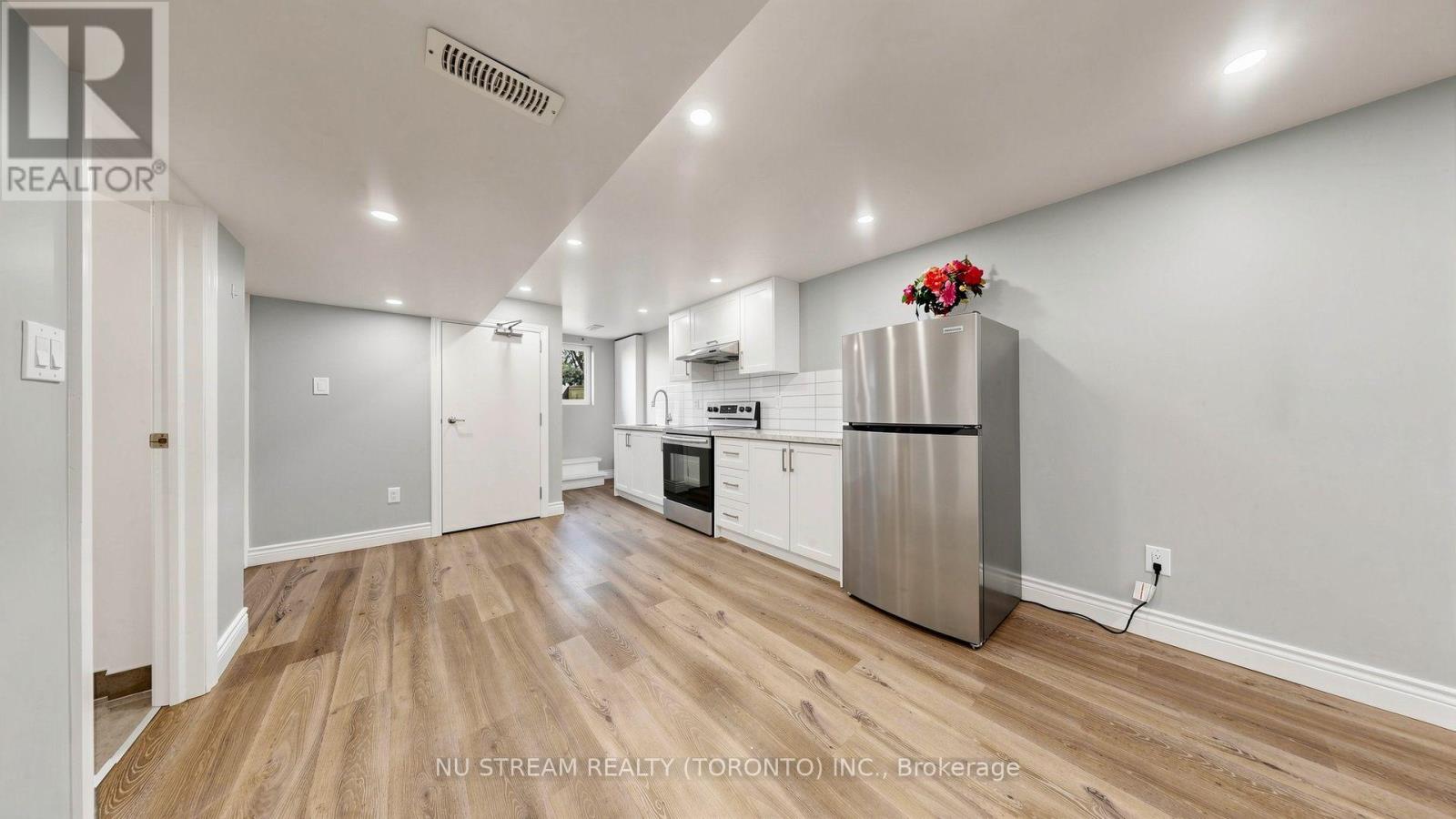 226 OAKRIDGE DRIVE - 26