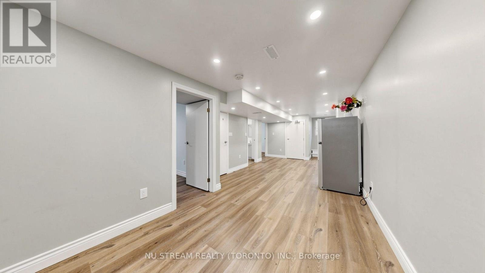 226 OAKRIDGE DRIVE - 27