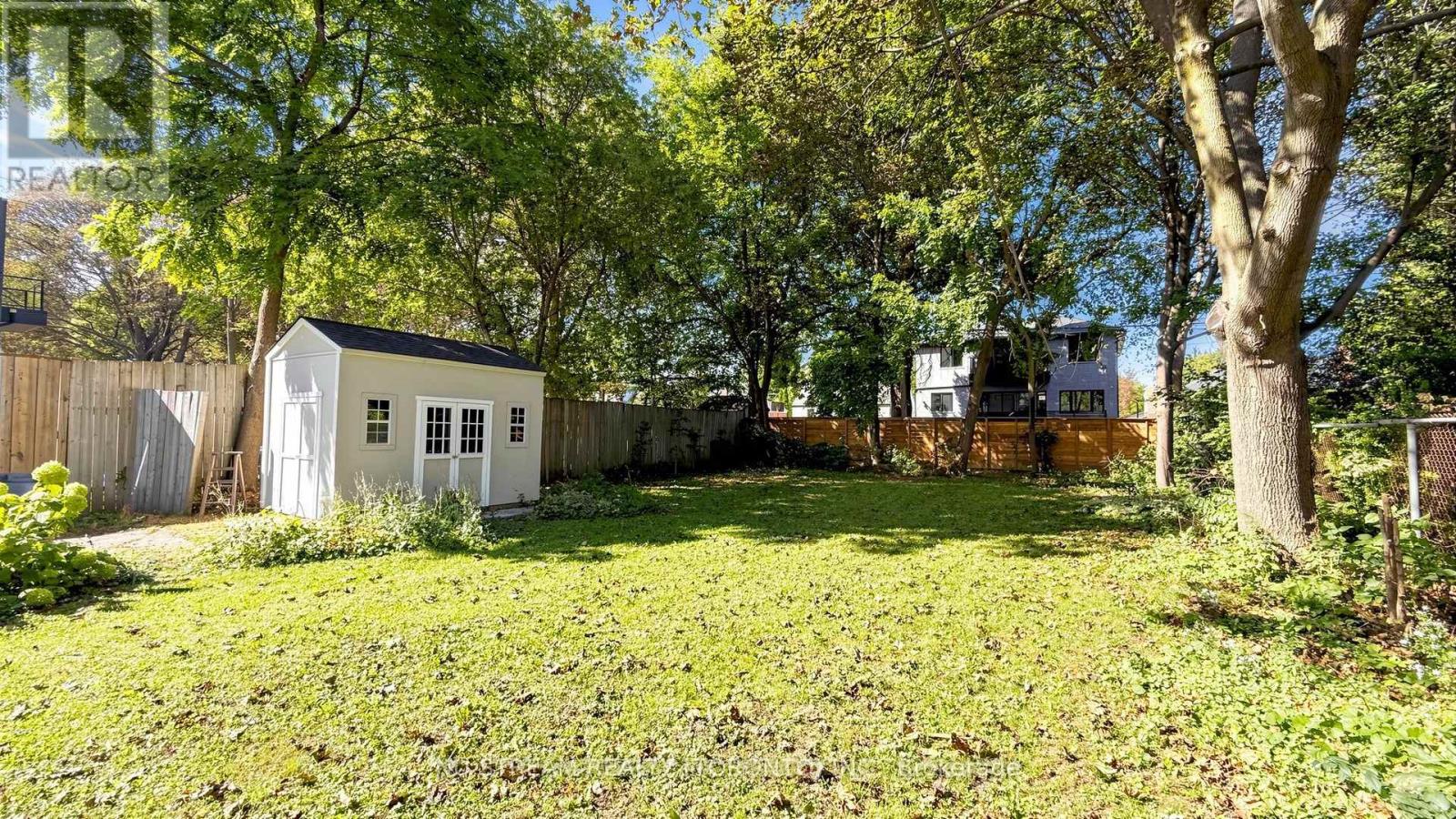 226 OAKRIDGE DRIVE - 32