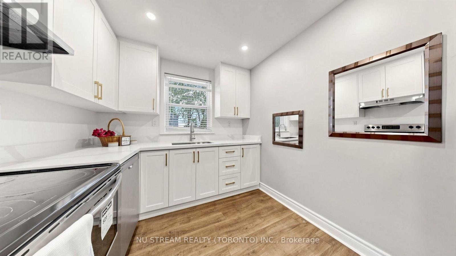 226 OAKRIDGE DRIVE - 6
