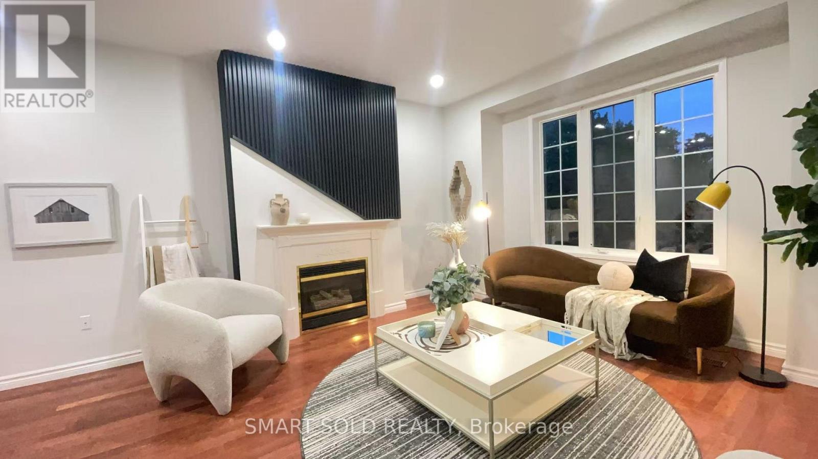 82 BALLYMORE DRIVE, Aurora (Bayview Wellington) — photo 2