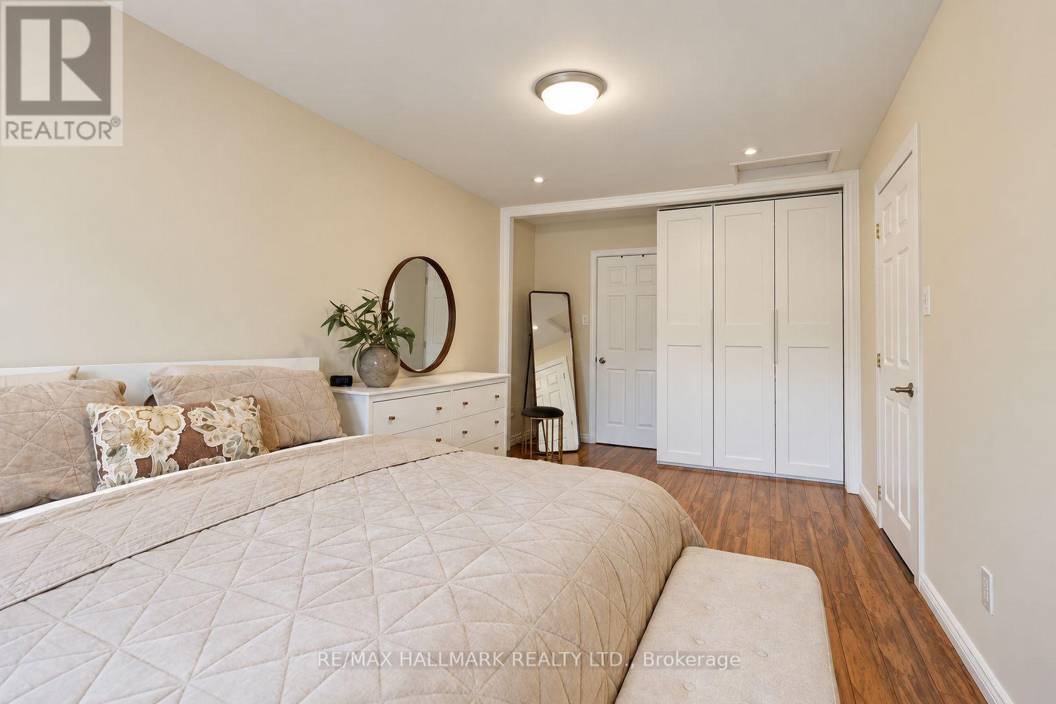 648 MOSSBANK COURT - 18