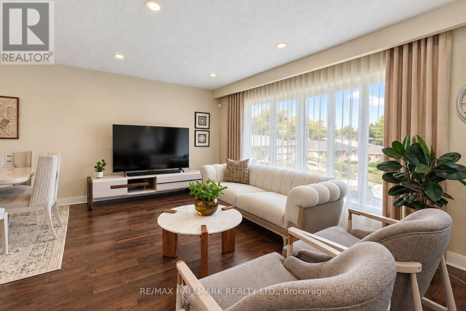 648 MOSSBANK COURT, Newmarket (Huron Heights-Leslie Valley) — photo 3