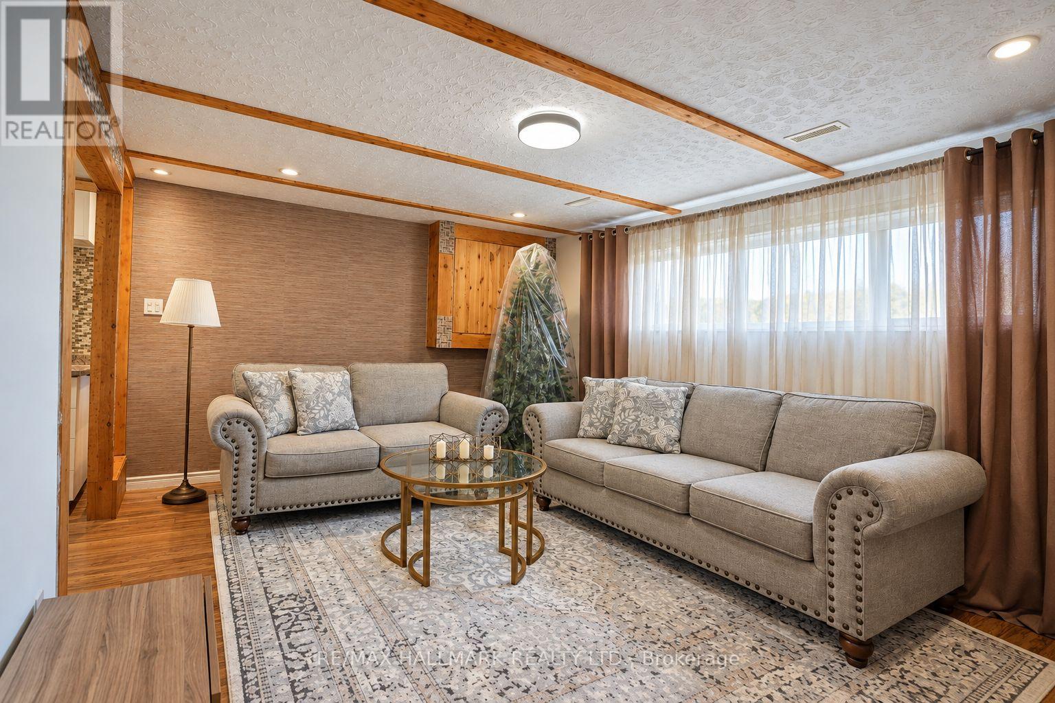 648 MOSSBANK COURT - 35