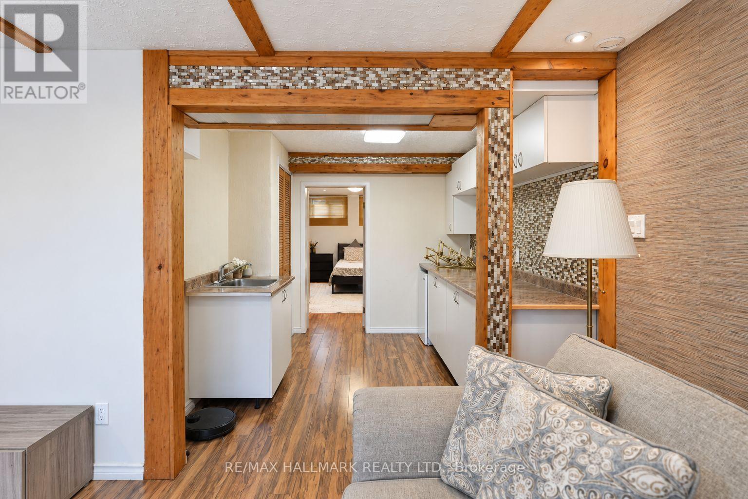 648 MOSSBANK COURT - 37