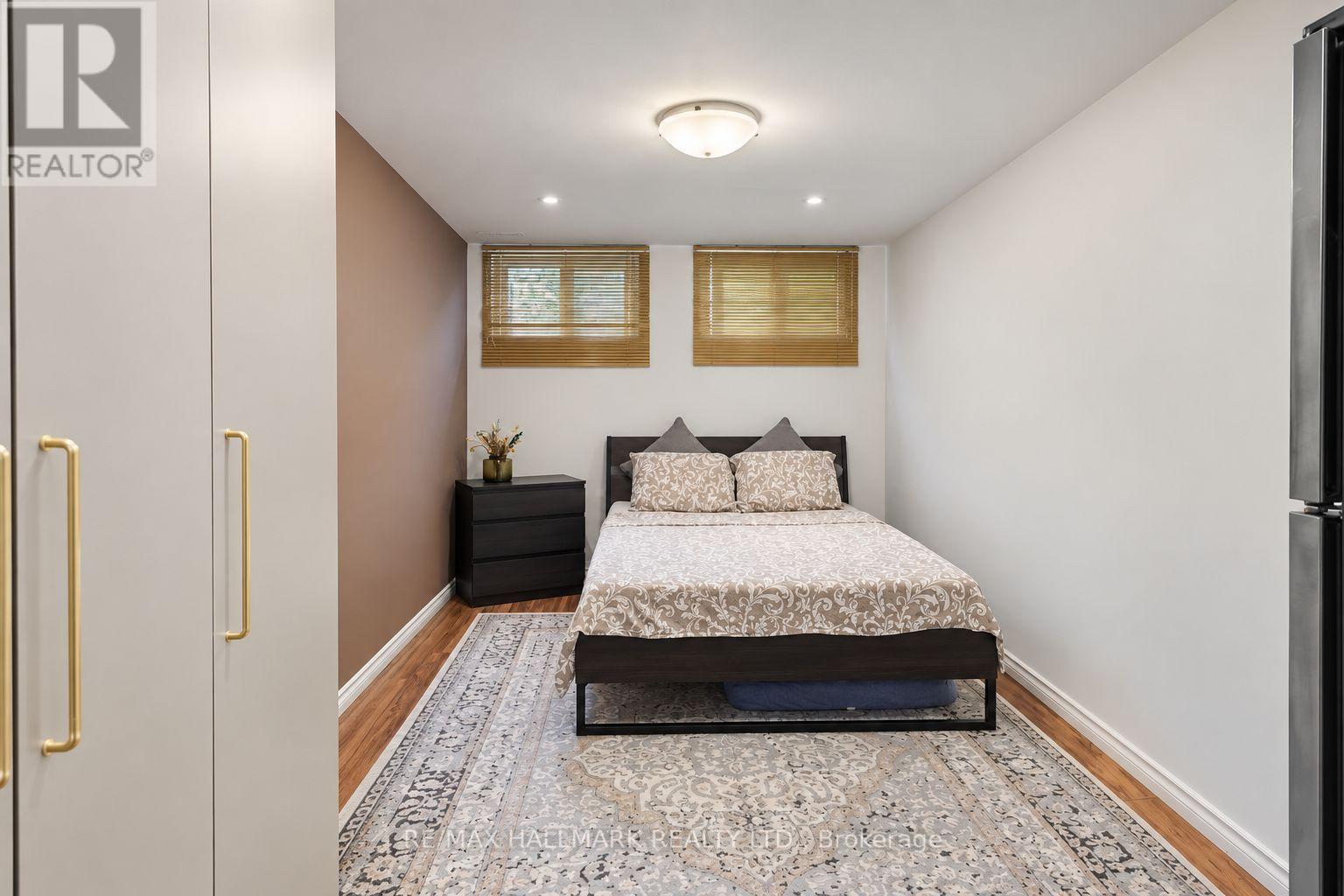 648 MOSSBANK COURT - 38