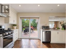 648 Mossbank Court, Newmarket, ON L3Y3B1 Photo 10