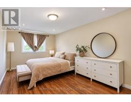 648 Mossbank Court, Newmarket, ON L3Y3B1 Photo 17