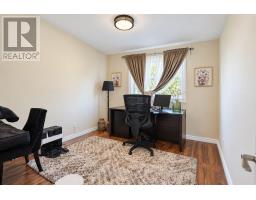 648 Mossbank Court, Newmarket, ON L3Y3B1 Photo 19