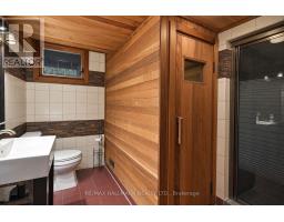648 Mossbank Court, Newmarket, ON L3Y3B1 Photo 23