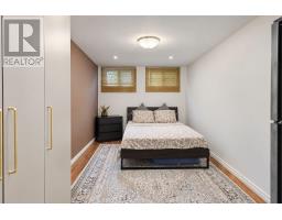648 Mossbank Court, Newmarket, ON L3Y3B1 Photo 38