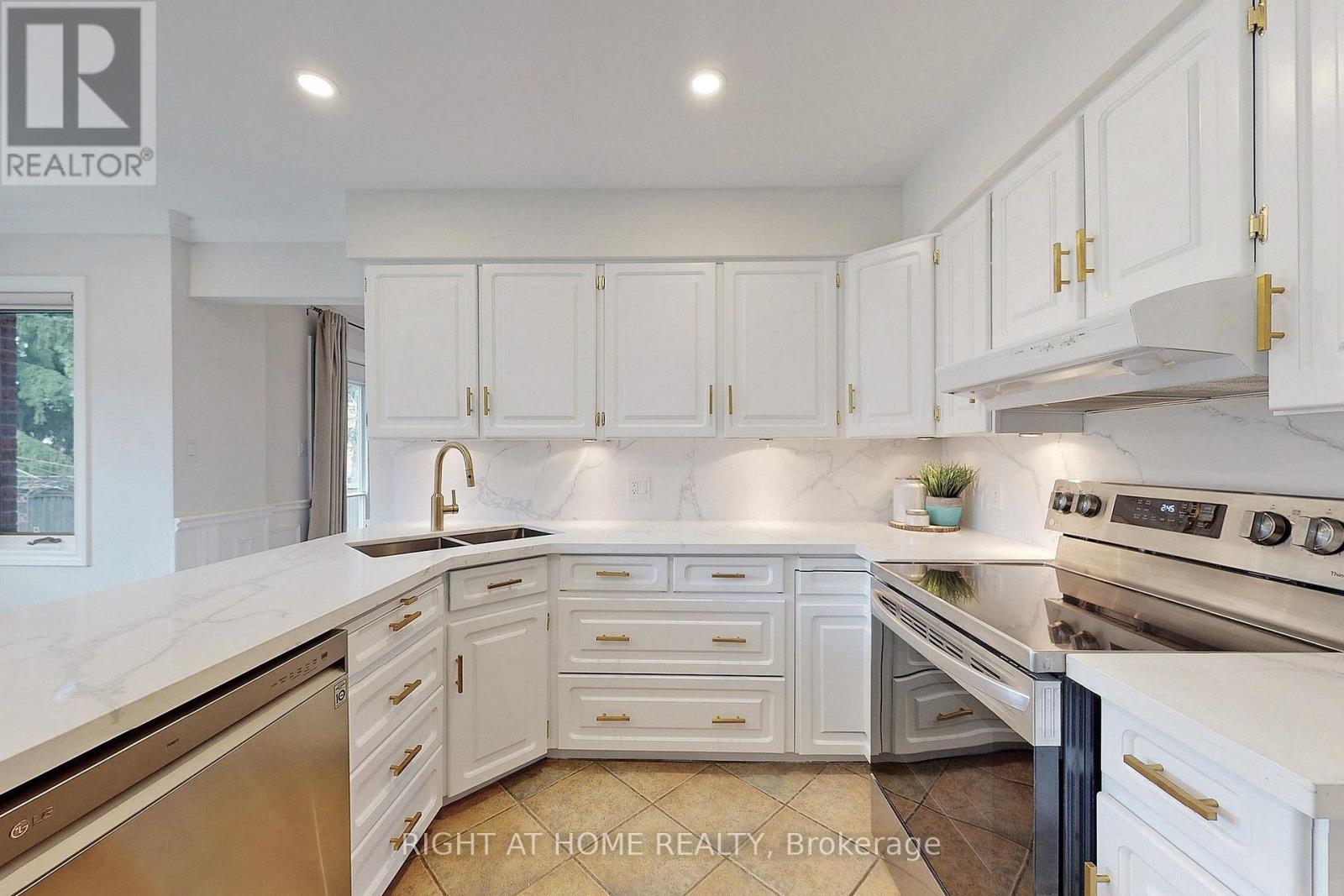 350 SUNSET BEACH ROAD N, Richmond Hill (Oak Ridges Lake Wilcox) — photo 8