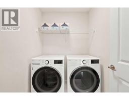 7164 11 Avenue Sw, Calgary, AB T3H3V5 Photo 36
