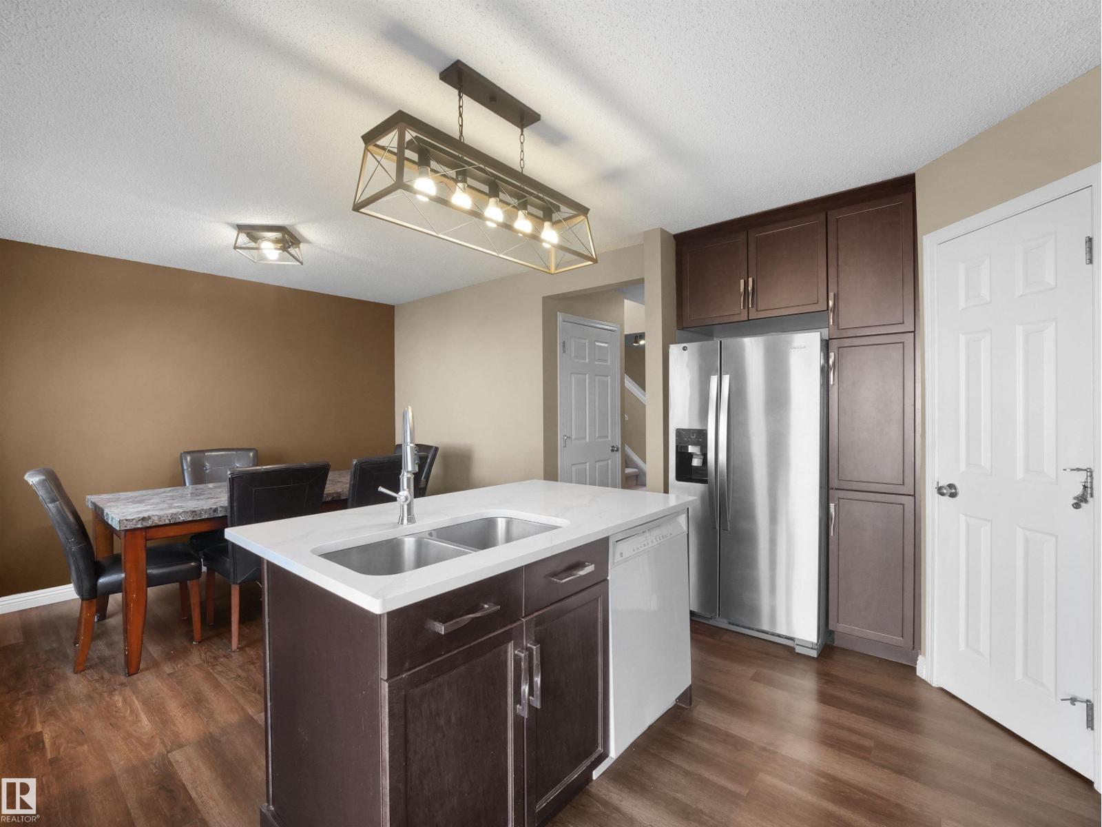 3122 30 AV NW - 29