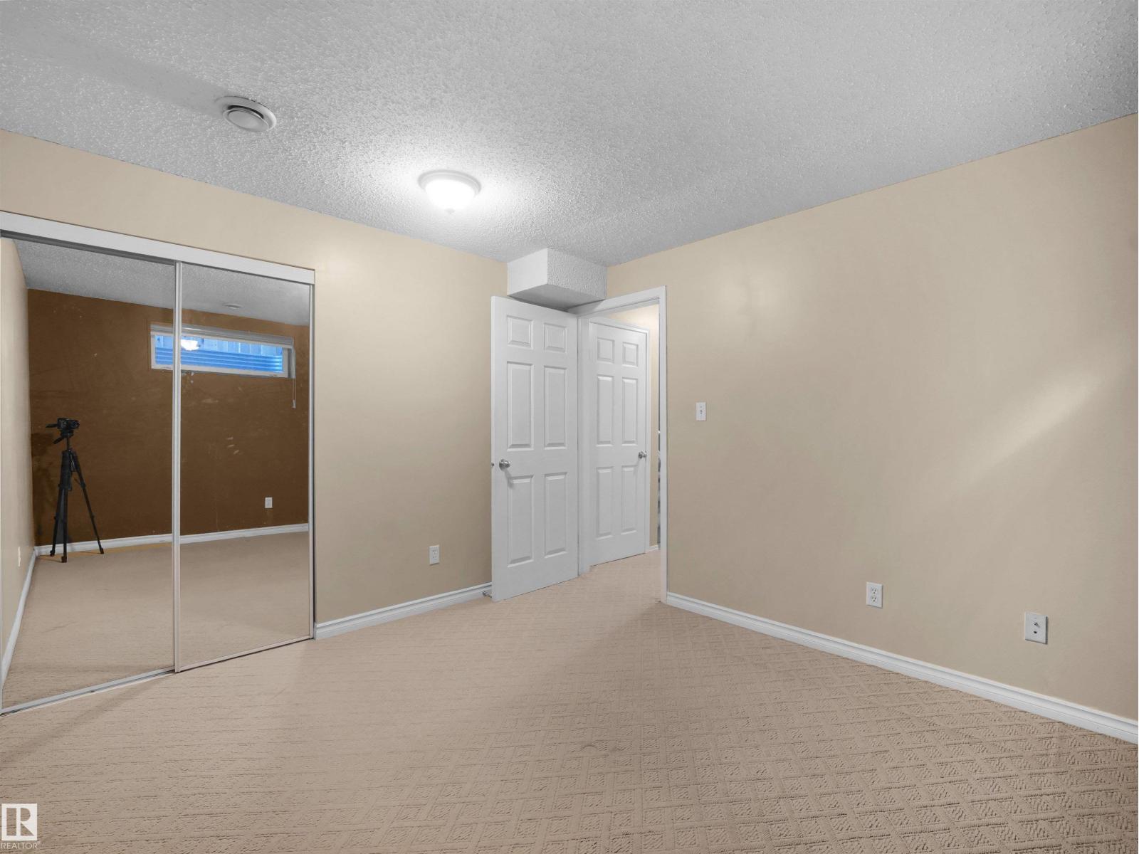 3122 30 AV NW - Image 48
